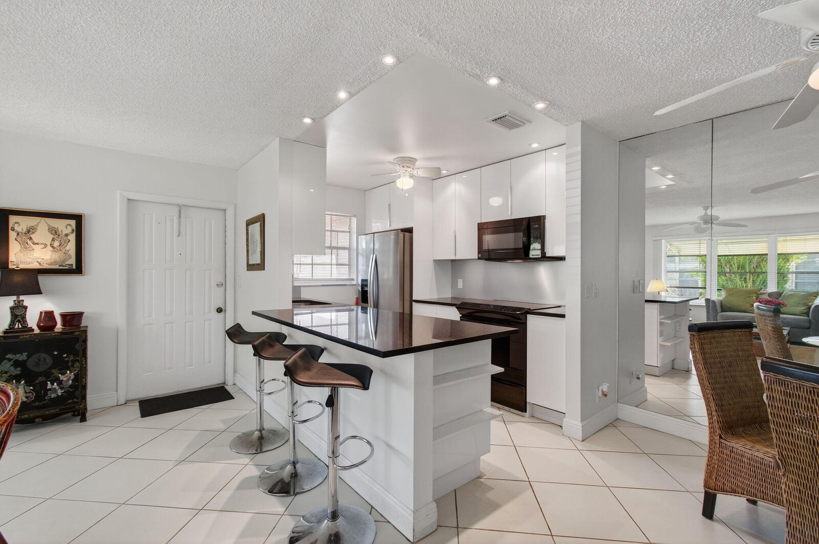 Property Photo: 1305 High Point Way SE D FL 33445