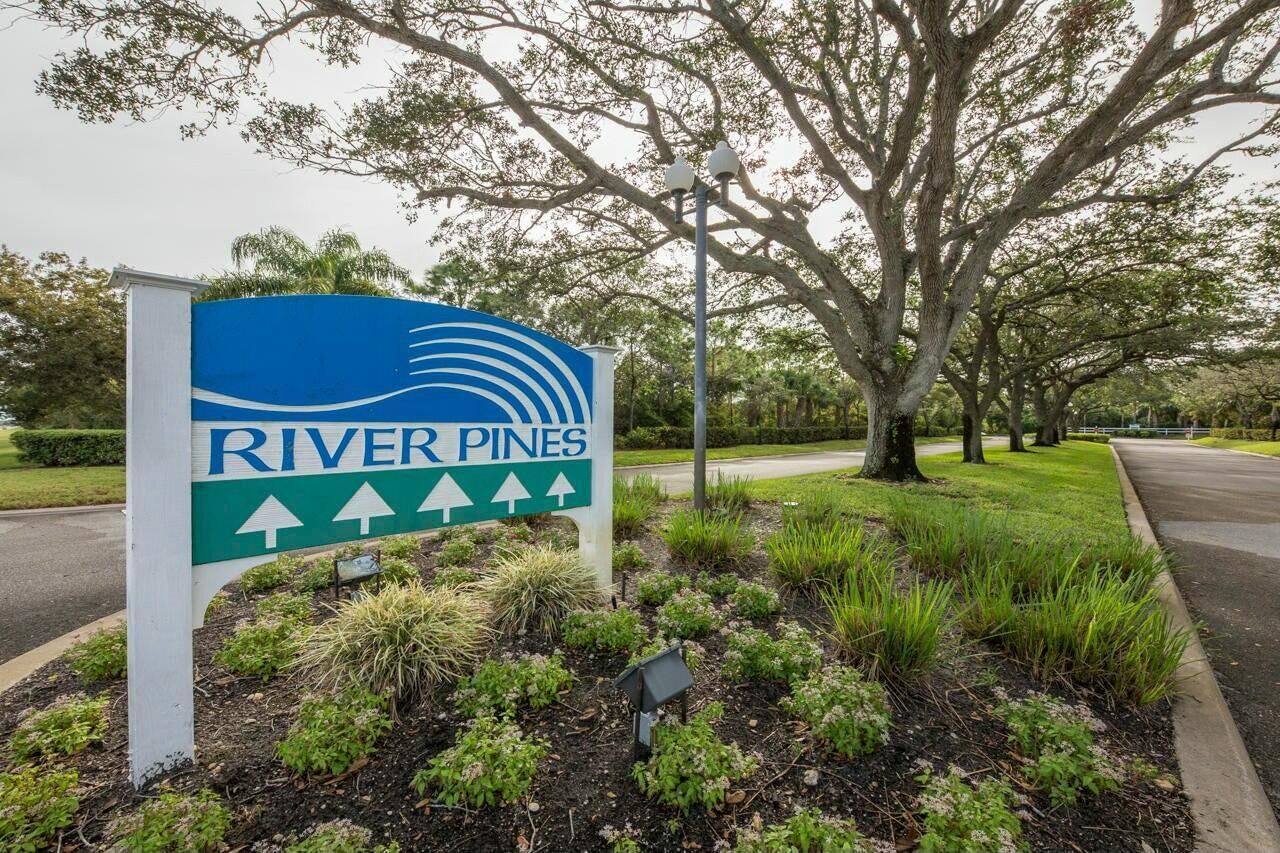 Property Photo: 5996 SE Riverboat Drive 539 FL 34997