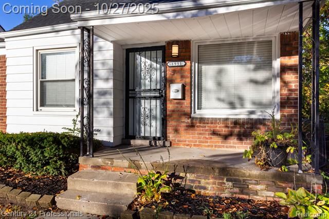Property Photo:  18951 Edinborough Road  MI 48219