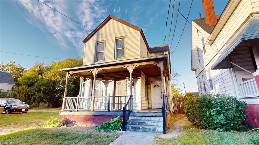 Property Photo: 224 W 26th St VA 23517