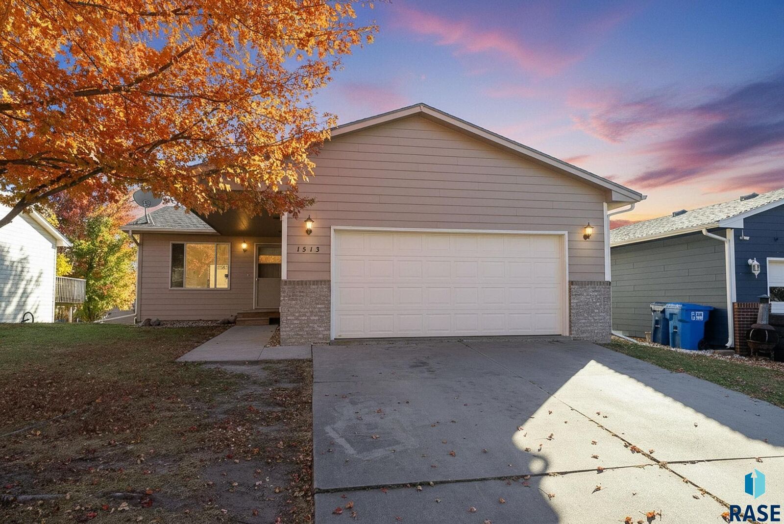 Property Photo:  1513 E 71st St N  SD 57104
