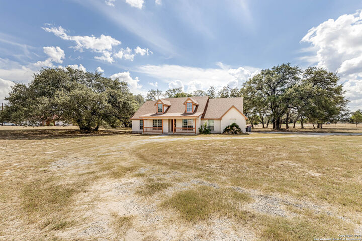 Property Photo: 206 Tipperary Lane TX 78114