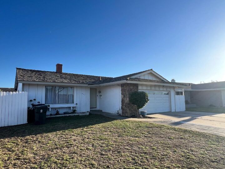 Property Photo:  451 La Jolla Way  CA 93901 