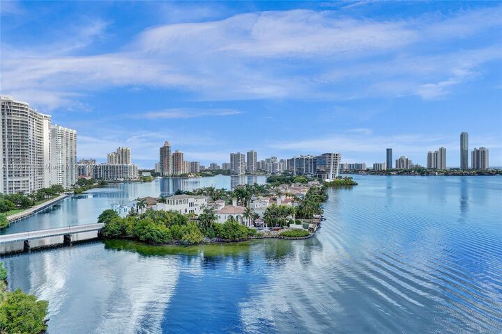 Property Photo:  3000 Island Blvd 1106  FL 33160 
