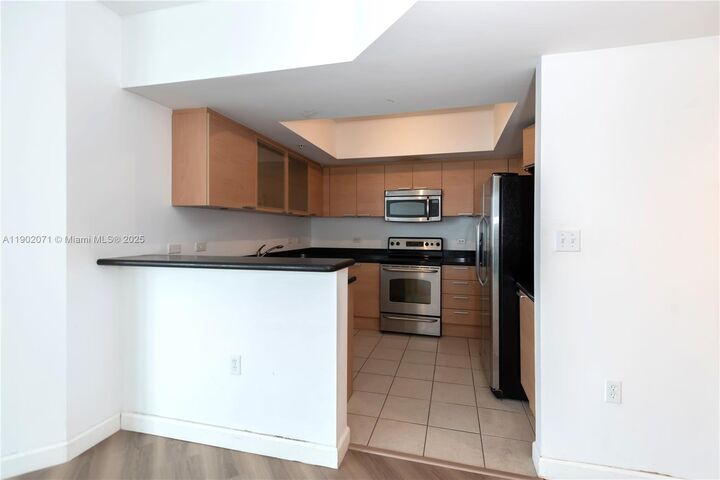Property Photo:  140 S Dixie Hwy 827  FL 33020