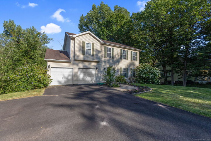 Property Photo: 943 Mount Vernon Road CT 06489