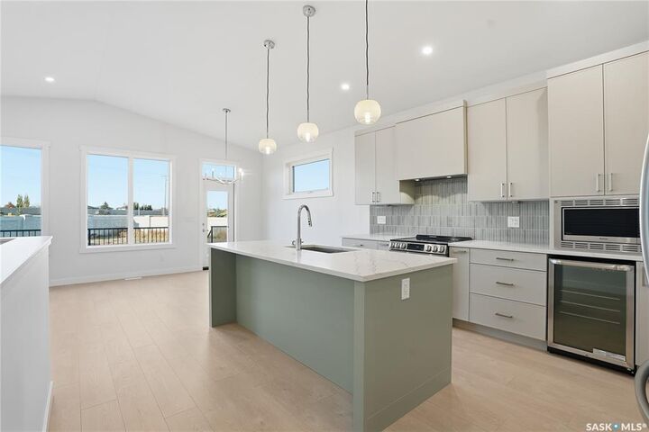 Property Photo:  435 Doran Crescent  SK S7V 1W2