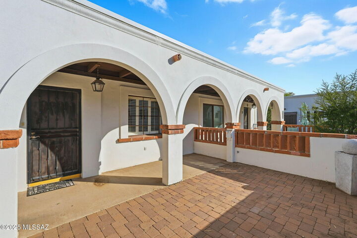 Property Photo:  425 S Paseo Cerro C  AZ 85614 