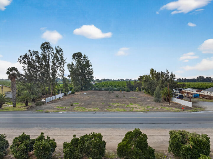Property Photo:  365 N Spruce Road  CA 93221