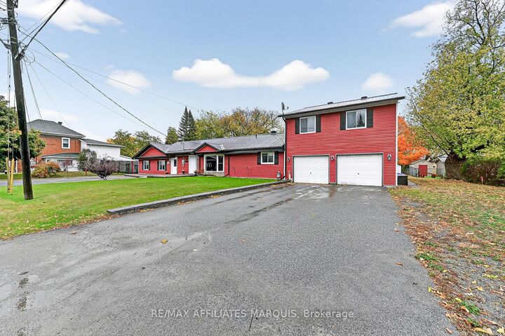 Photo de la propriété: 65 First Street ON K7A 3E8