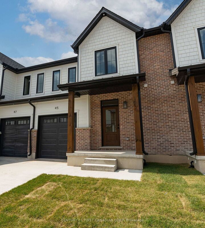 Property Photo:  147-31(26) Scotts Drive  ON N0M 2J0 