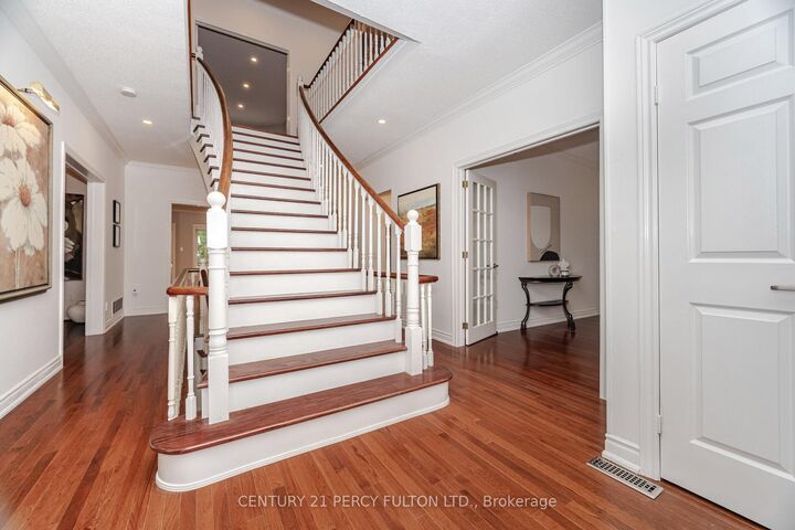 Photo de la propriété:  913 Duncannon Drive  ON L1X 2M4