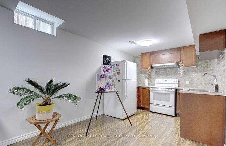 Photo de la propriété:  25 D'Amato Crescent Bsmt  ON L6A 3E6