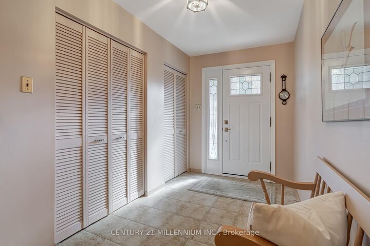 Property Photo:  33 Trotters Lane  ON L6Y 1B5