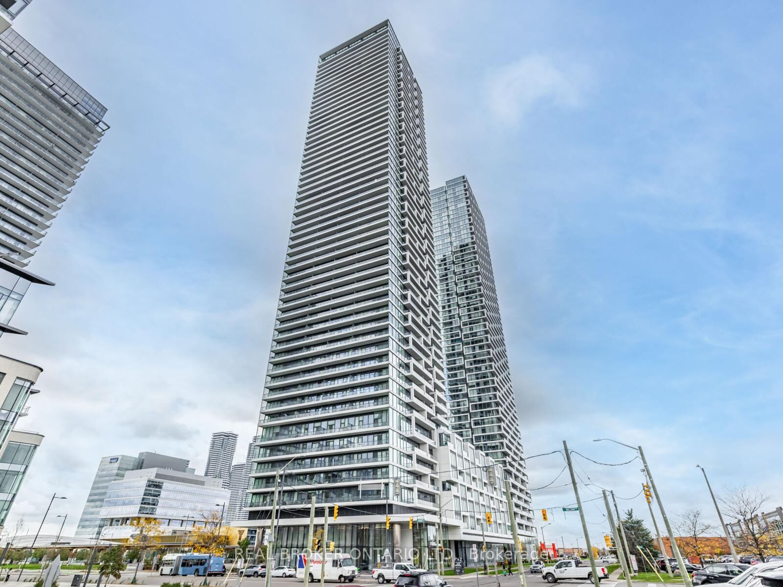 Property Photo:  950 Portage Parkway 2501  ON L4K 0J7