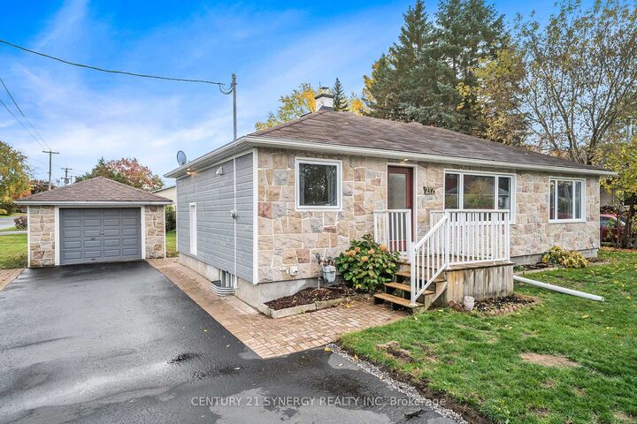 Property Photo:  212 Maley Street  ON K0G 1J0