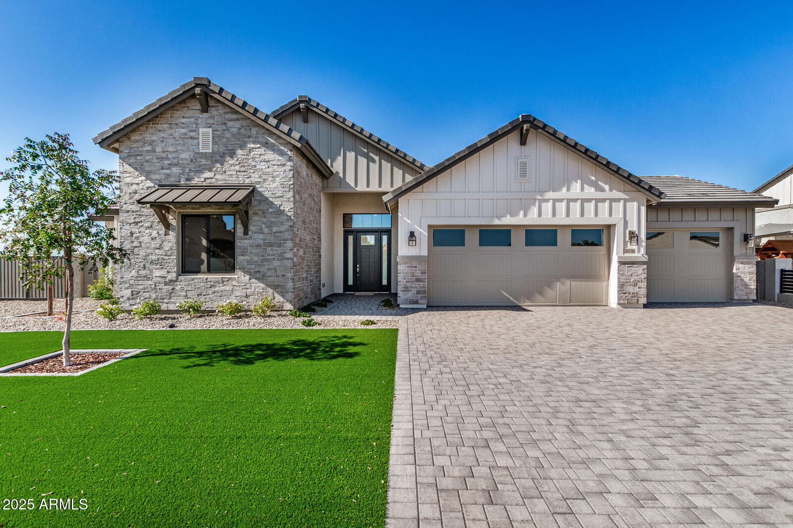 Property Photo: 1606 E Minton Street AZ 85203