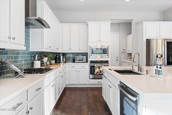 Property Photo:  4615 E Navigator Lane  AZ 85050