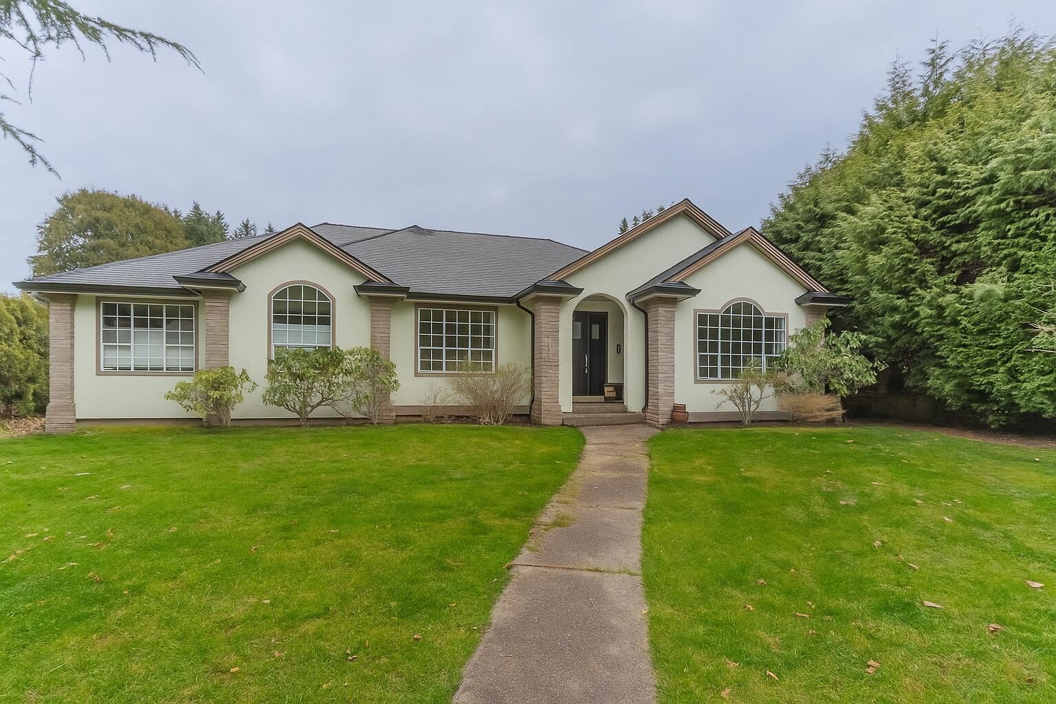 Photo de la propriété:  2892 140 Street  BC V4P 2H9