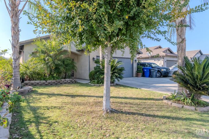 Property Photo:  209 S Belmont Street  CA 93215