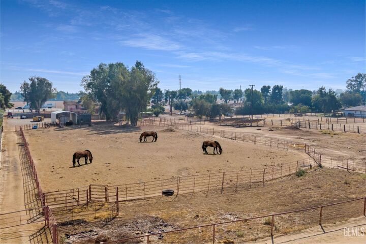 Property Photo:  34378 7th Standard Road  CA 93314