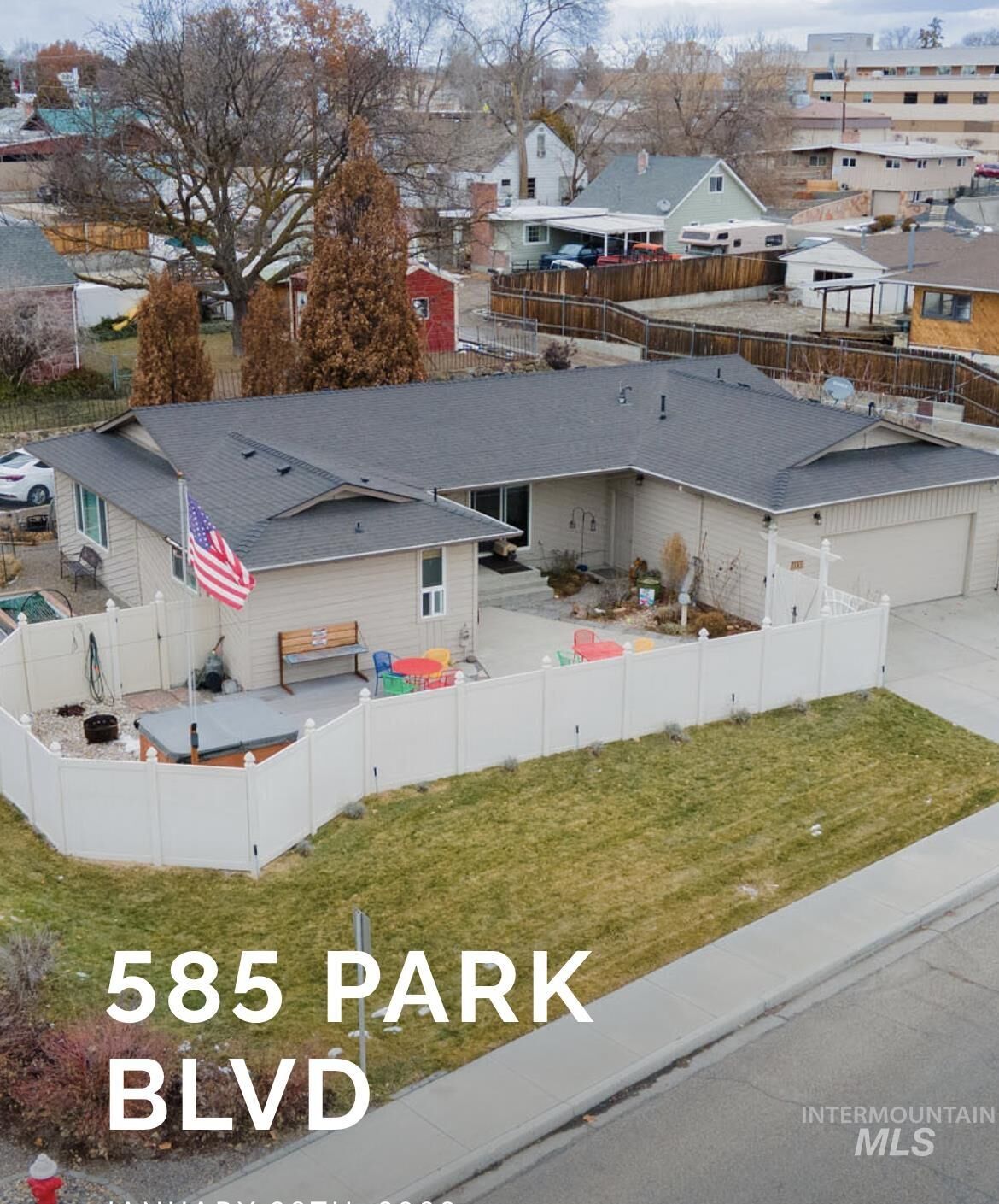 Property Photo:  585 S Park Boulevard  OR 97914