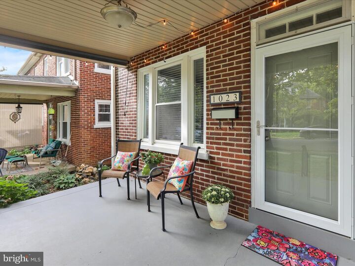 Property Photo:  1023 W Clay Street  PA 17603