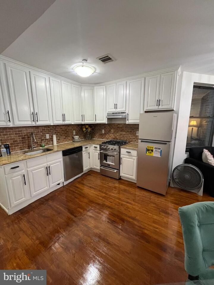 Property Photo:  77 Crescent Avenue 5  NJ 07304