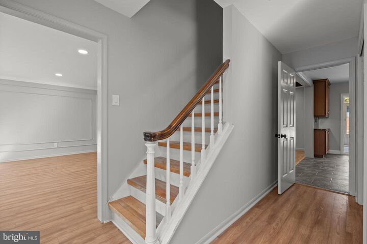 Property Photo:  700 Ardsley Court  PA 19067