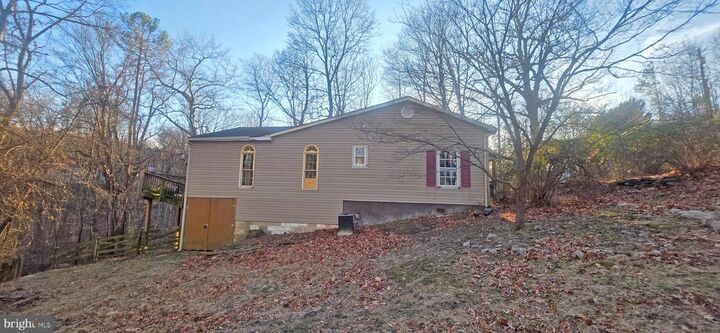 Property Photo:  298 Honey Farm Lane  VA 22630 