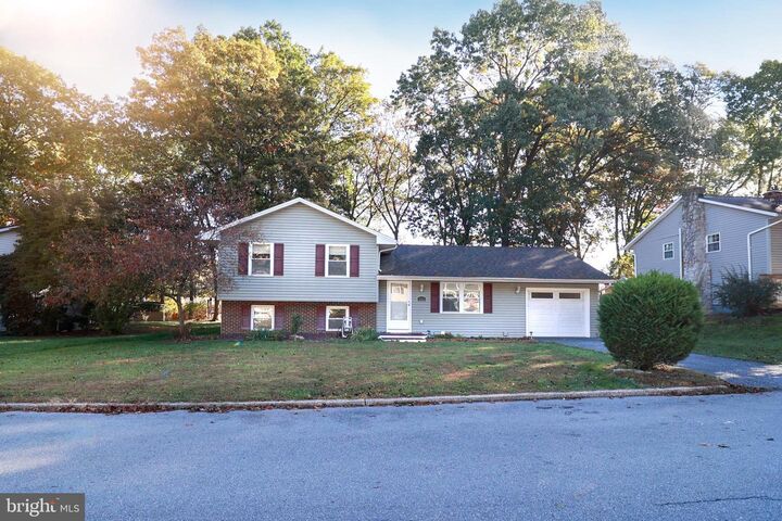 Property Photo:  5553 Edsel Street  PA 17109