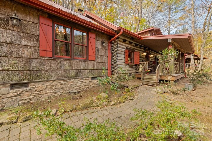 Property Photo:  12 Victoria Rose Lane  NC 28785 