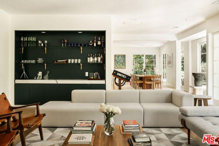 Property Photo:  2410 E Nichols Canyon Rd  CA 90046