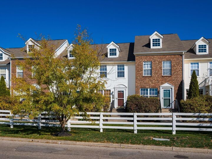 Property Photo: 1024 Hartford Village Boulevard OH 43228