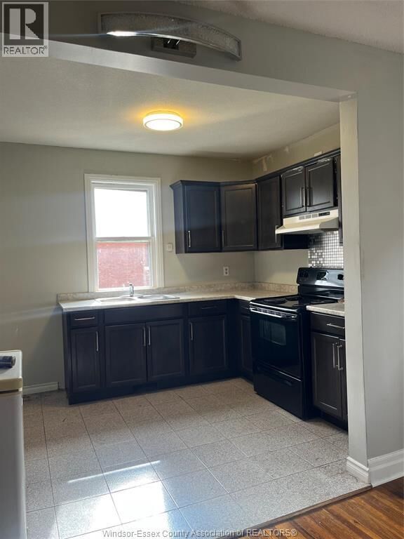 Property Photo:  719 Erie Street East  ON N9A 3Y3 