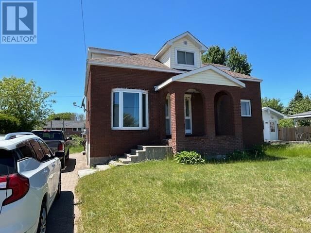Photo de la propriété:  27 Chiblow St  ON P0R 1B0