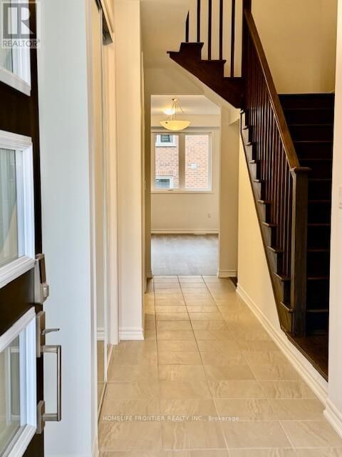 Property Photo: 9 Vinewood Crescent ON L9J 0B7