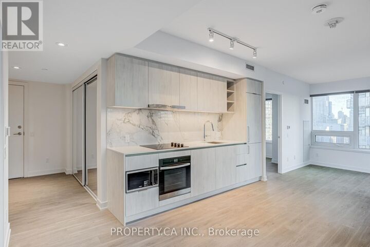 Property Photo:  8 Wellesley Street West 2116  ON M4Y 0J5 