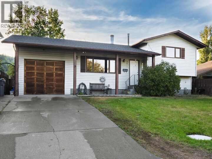 3011 Christopher Crescent  Prince George BC V2N 4R9 photo