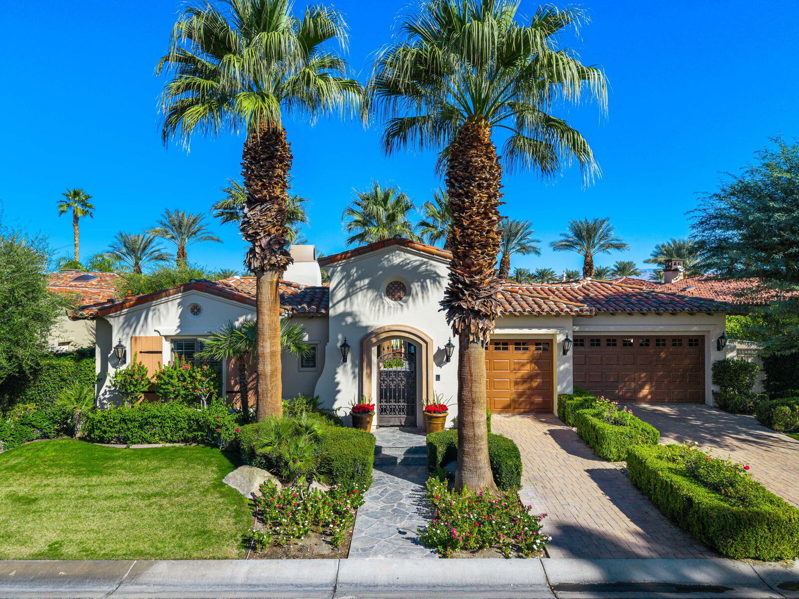 Property Photo:  75836 Via Cortona  CA 92210
