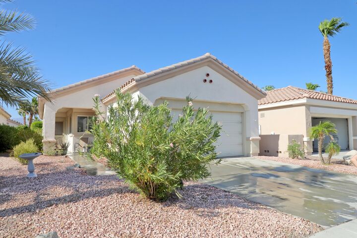 Property Photo:  78584 Glastonbury Way  CA 92211