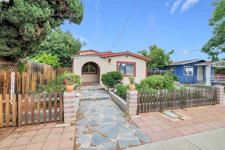 Property Photo: 33846 14th St CA 94587