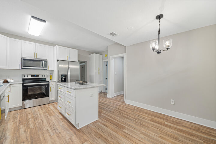 81 Eastview Avenue  Valparaiso FL 32580 photo