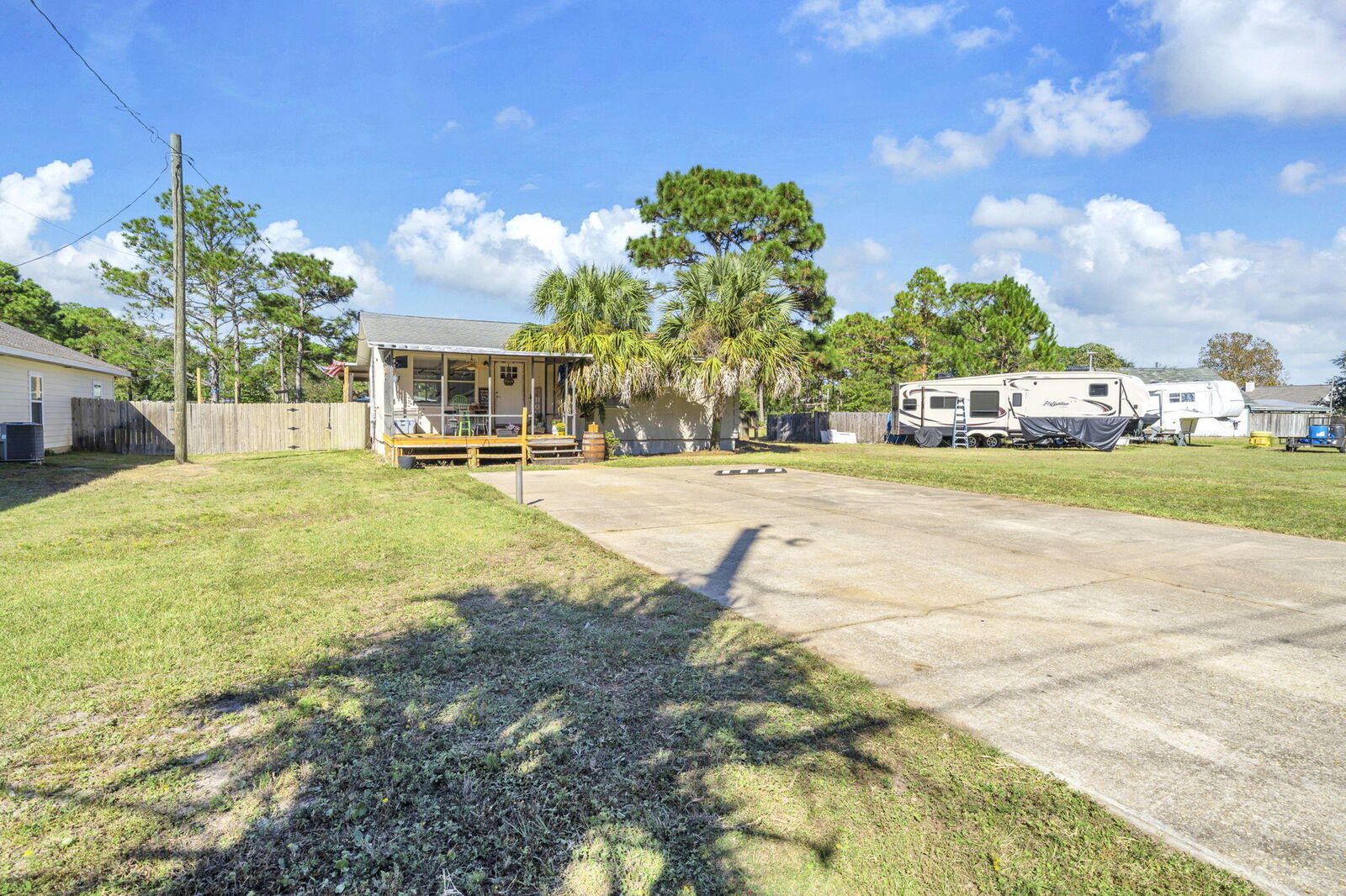 Property Photo: 9276 Ridge Drive FL 32566
