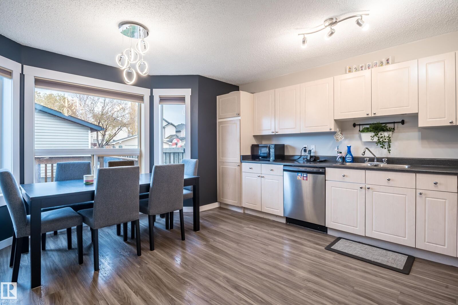 Property Photo:  168 Hemingway Rd NW  AB T6M 2Y8 