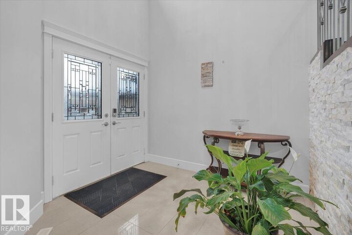 Property Photo:  711 Albany Place NW  AB T6V 0H9