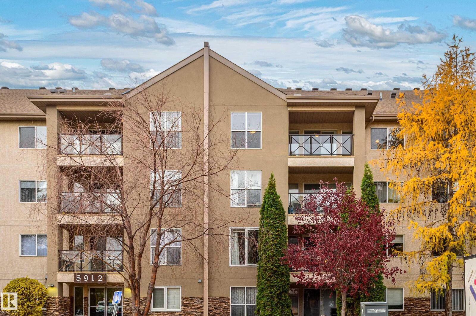 Property Photo:  8912 156 Street NW 401  AB T5R 5Z2 