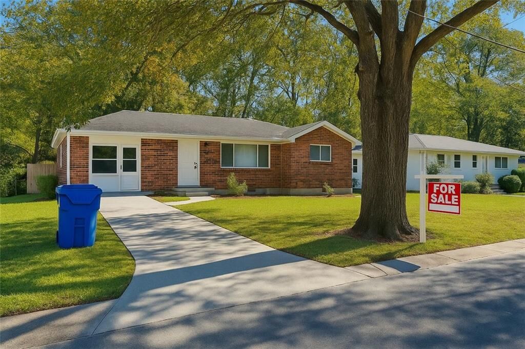 Property Photo: 2043 Claude Street NW GA 30318