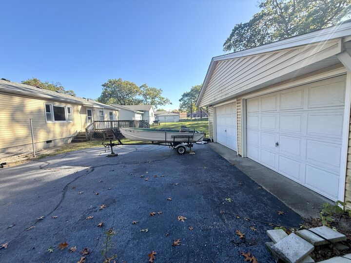 Property Photo:  1019 E 29th Avenue  IN 46405