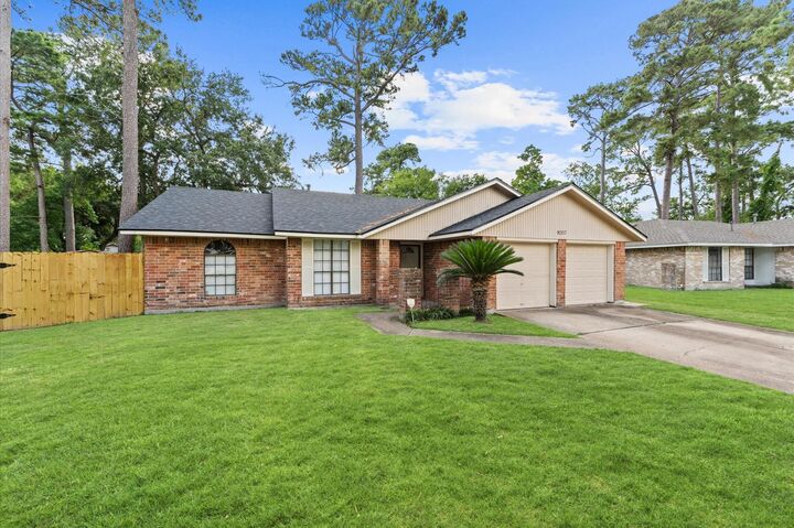 Property Photo:  9207 Loren Lane  TX 77040 